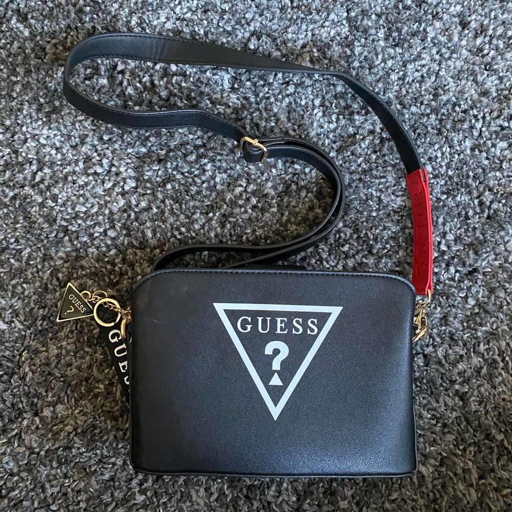 ❌SOLD❌ Guess crossbody